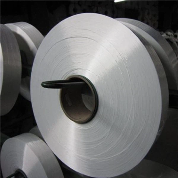 Jéghideg rostos fonal